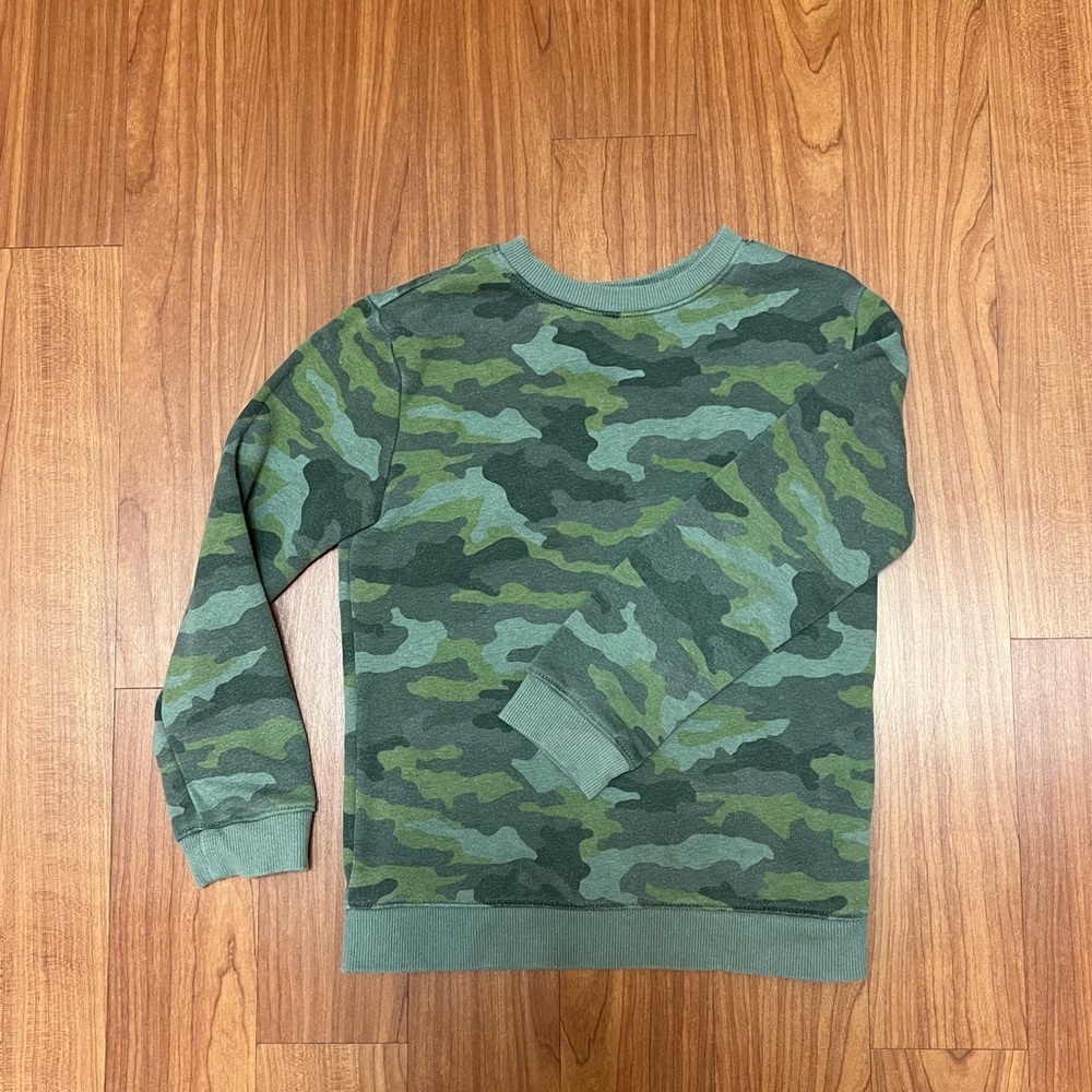 Cat & Jack Camo sweatshirt S(6/7)